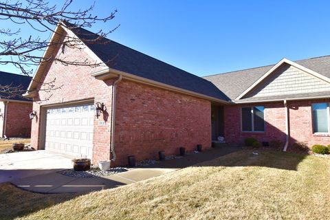 Photo of 1915 Dunraven Road, Bloomington, IL 61704 (MLS # 12559987)