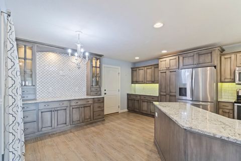 Tiny photo for 1915 Dunraven Road, Bloomington, IL 61704 (MLS # 12559987)