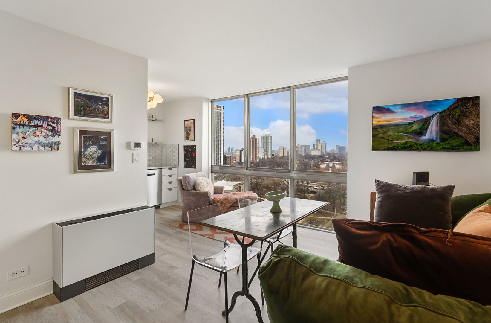 1555 N Dearborn Parkway 17C