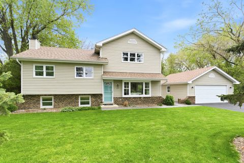 Photo of 0N717 Knollwood Drive, Wheaton, IL 60187 (MLS # 12630480)