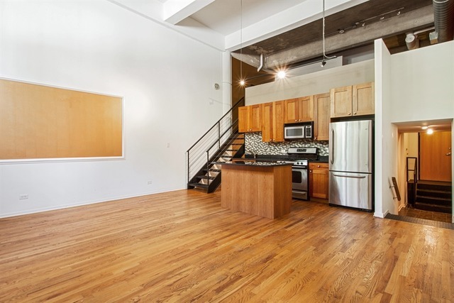 2000 S Michigan Avenue 104