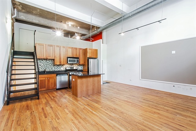 2000 S Michigan Avenue 104