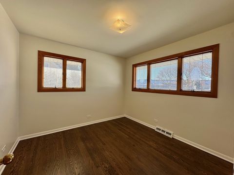 Tiny photo for 3051 S Scott Street, Des Plaines, IL 60018 (MLS # 12532262)