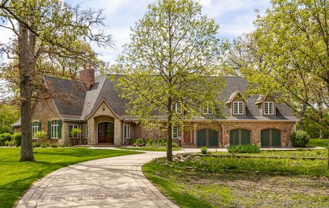Photo of 7S460 Donwood Drive, Naperville, IL 60540 (MLS # 12648067)