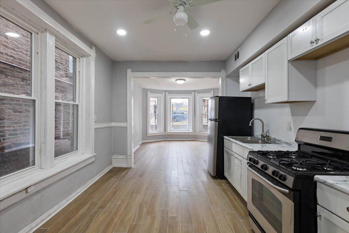 1913 S Troy Street G