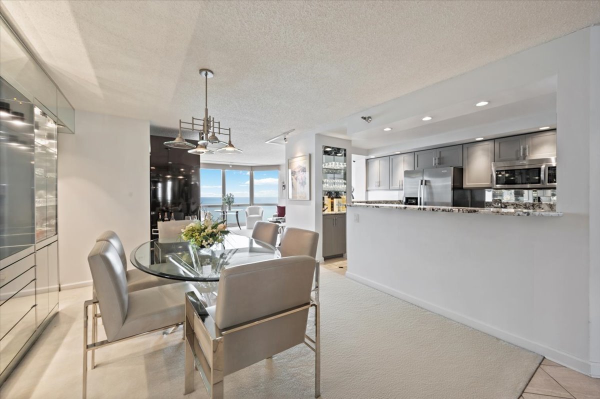 195 N HARBOR Drive 1502