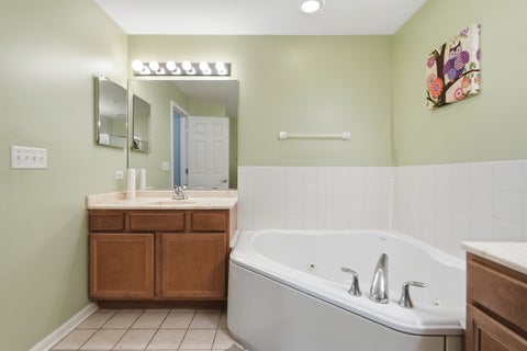 Tiny photo for 974 KENSINGTON Drive, Northbrook, IL 60062 (MLS # 12677197)