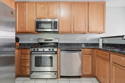 Tiny photo for 974 KENSINGTON Drive, Northbrook, IL 60062 (MLS # 12677197)