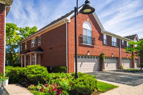 Photo of 974 KENSINGTON Drive, Northbrook, IL 60062 (MLS # 12677197)