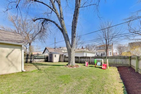 Tiny photo for 901 S Hillside Avenue, Elmhurst, IL 60126 (MLS # 12633355)