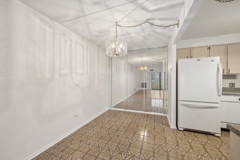 Tiny photo for 7110 W Cullom Avenue #206, Norridge, IL 60706 (MLS # 12605803)