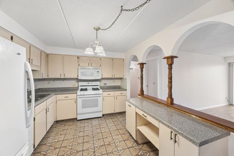 Tiny photo for 7110 W Cullom Avenue #206, Norridge, IL 60706 (MLS # 12605803)