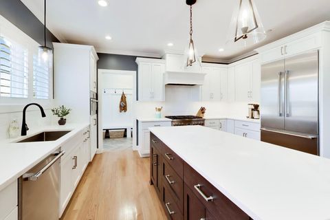 Tiny photo for 5810 S Madison Street, Hinsdale, IL 60521 (MLS # 12613357)