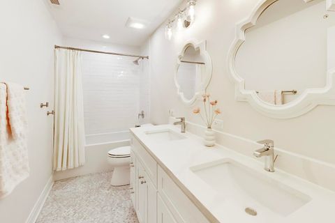 Tiny photo for 5810 S Madison Street, Hinsdale, IL 60521 (MLS # 12613357)