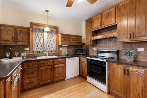 Tiny photo for 4213 Elm Avenue, Brookfield, IL 60513 (MLS # 12761693)