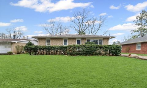 Photo of 1005 S Country Squire Drive, Urbana, IL 61802 (MLS # 12604137)