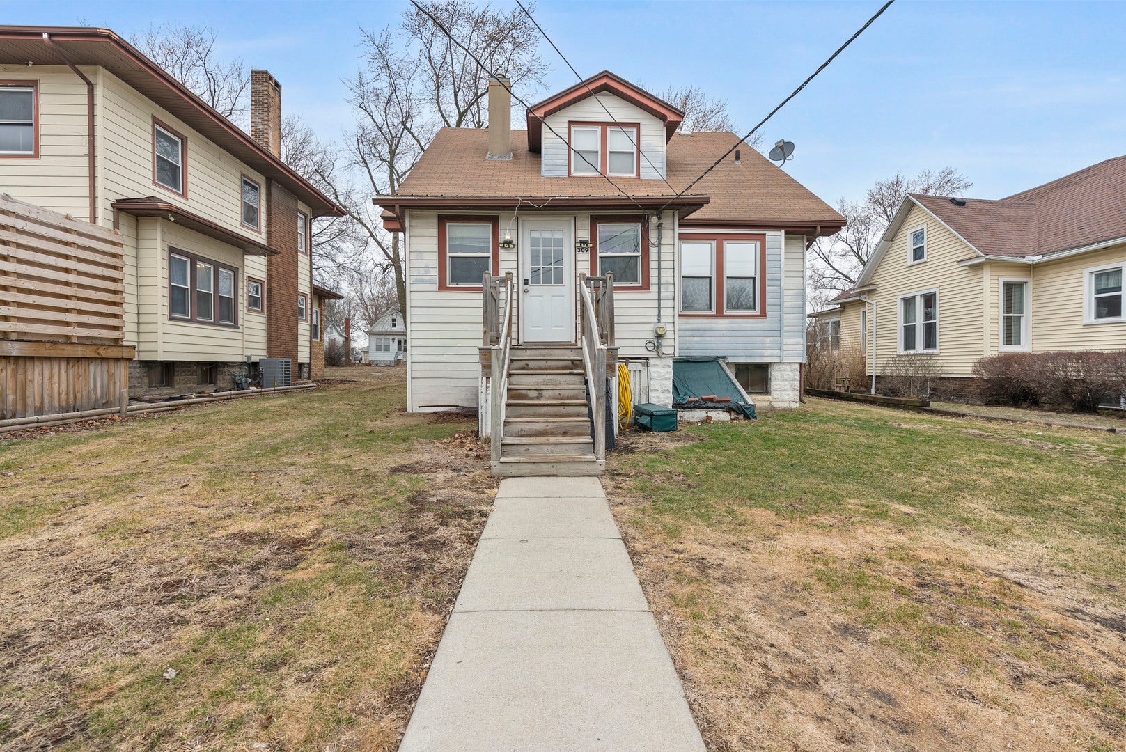 309 E Oak Street