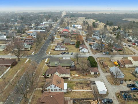 Tiny photo for 309 E Oak Street, Fairbury, IL 61739 (MLS # 12579431)