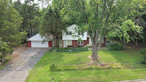 Photo of 318 N Maple Street, Frankfort, IL 60423 (MLS # 12740887)