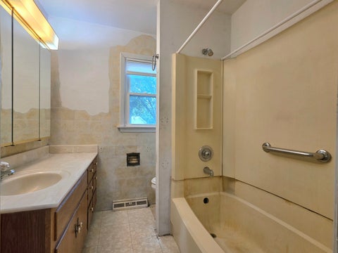Tiny photo for 318 N Maple Street, Frankfort, IL 60423 (MLS # 12740887)