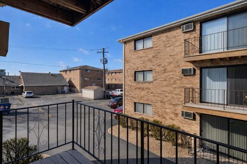 Tiny photo for 6317 W 64th Place #2S, Chicago, IL 60638 (MLS # 12620645)