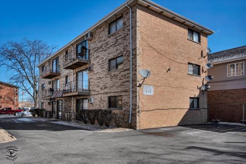 Tiny photo for 6317 W 64th Place #2S, Chicago, IL 60638 (MLS # 12620645)