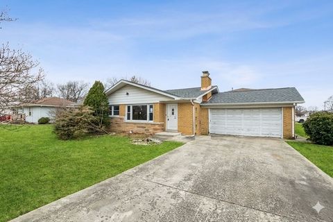 Photo of Oak Lawn, IL 60453 (MLS # 12628972)