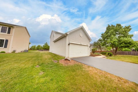 Tiny photo for 2661 BUCKLAND Drive, Aurora, IL 60503 (MLS # 12676034)