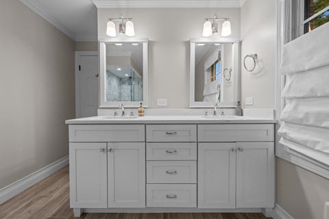 Tiny photo for 130 W Blackthorn Lane, Lake Forest, IL 60045 (MLS # 12738773)