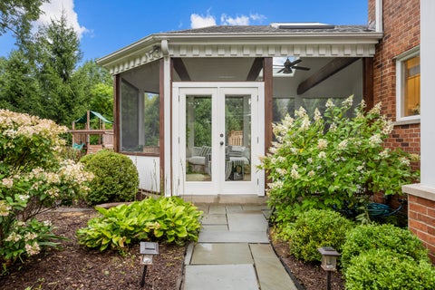 Tiny photo for 130 W Blackthorn Lane, Lake Forest, IL 60045 (MLS # 12738773)