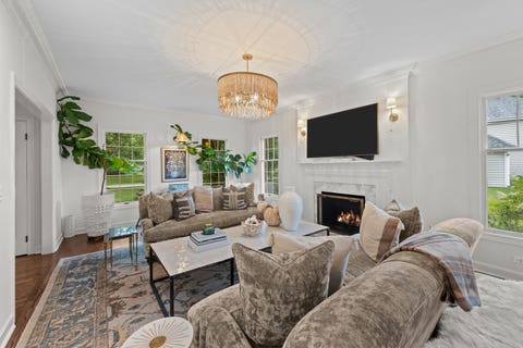 Tiny photo for 130 W Blackthorn Lane, Lake Forest, IL 60045 (MLS # 12738773)
