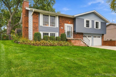 Photo of 427 Chopin Court, Schaumburg, IL 60193 (MLS # 12709052)