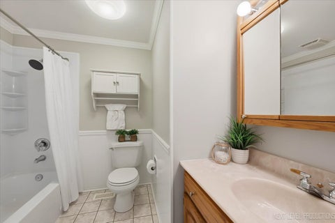 Tiny photo for 427 Chopin Court, Schaumburg, IL 60193 (MLS # 12709052)