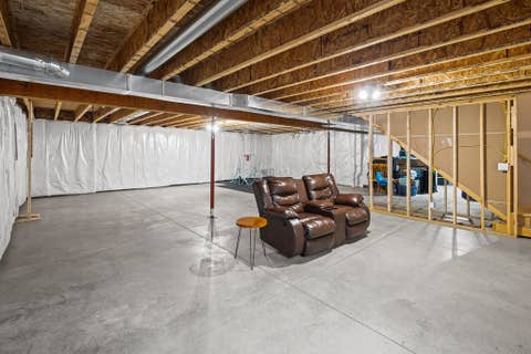 Tiny photo for 1642 Westport Drive, Davenport, IA 52804 (MLS # 12718132)