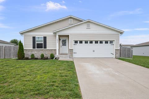 Photo of 1642 Westport Drive, Davenport, IA 52804 (MLS # 12718132)
