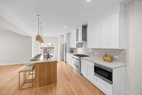 Tiny photo for 4437 N Whipple Street, Chicago, IL 60625 (MLS # 12492022)
