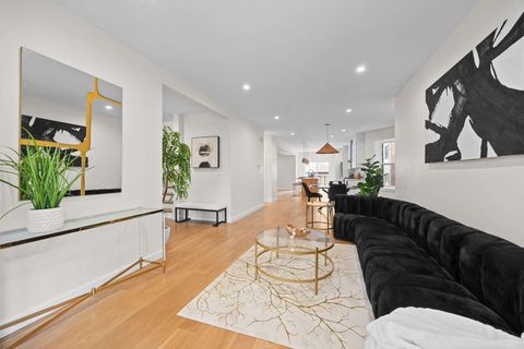 Tiny photo for 4437 N Whipple Street, Chicago, IL 60625 (MLS # 12492022)