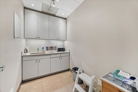 Tiny photo for 10439 W Cermak Road, Westchester, IL 60154 (MLS # 12704543)