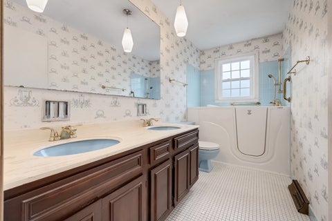 Tiny photo for 910 Cherokee Drive, Darien, IL 60561 (MLS # 12756468)