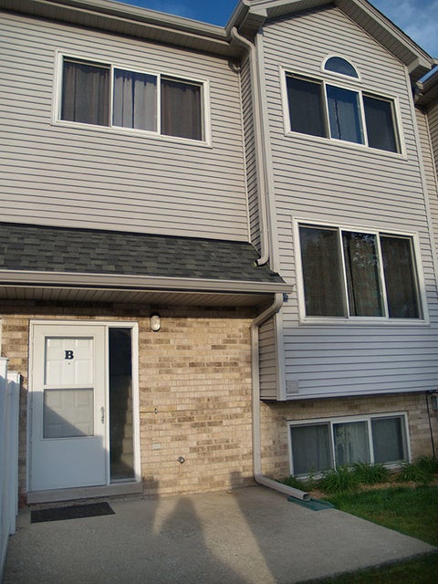 Photo of 381 Park Ridge Lane #B, Aurora, IL 60504 (MLS # 12695589)