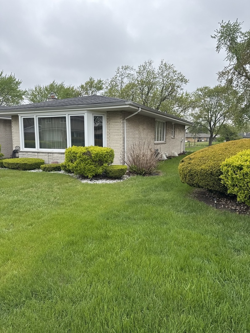 1214 E 165th Street