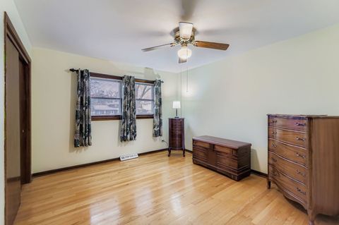 Tiny photo for 517 E Weathersfield Way, Schaumburg, IL 60193 (MLS # 12520958)