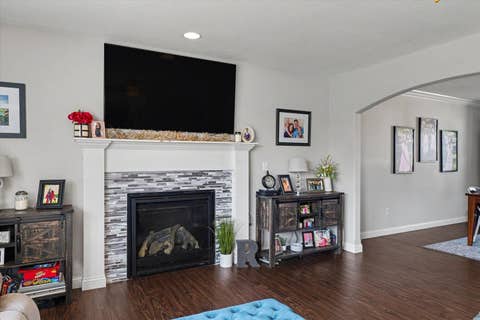 Tiny photo for 1402 Railside Drive, Gibson City, IL 60936 (MLS # 12709371)