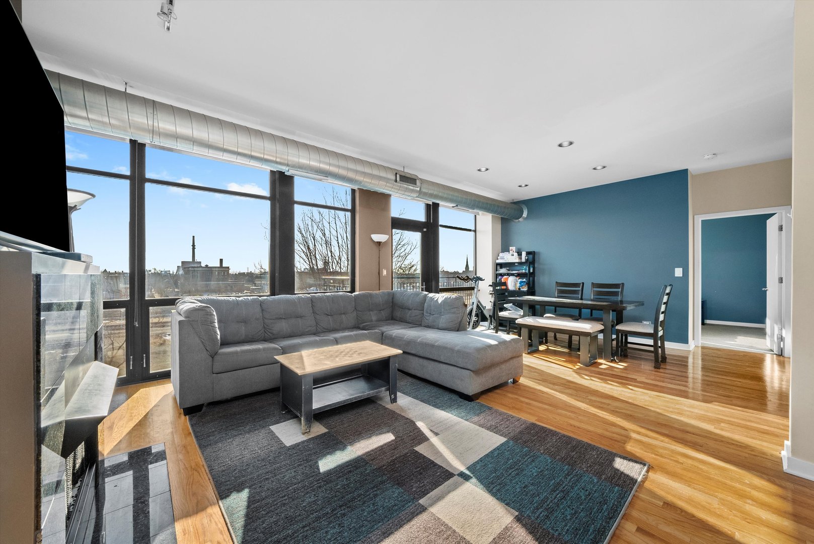 1001 W 15th Street 410