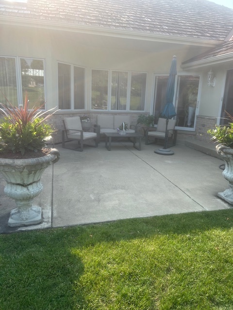 17 RUFFLED FEATHERS Drive