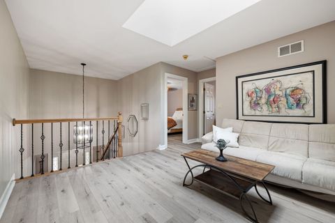 Tiny photo for 55 Chesterfield Court, Burr Ridge, IL 60522 (MLS # 12509302)