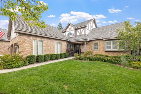 Tiny photo for 55 Chesterfield Court, Burr Ridge, IL 60522 (MLS # 12509302)