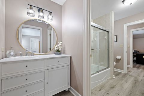 Tiny photo for 55 Chesterfield Court, Burr Ridge, IL 60522 (MLS # 12509302)