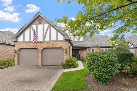 Photo of 55 Chesterfield Court, Burr Ridge, IL 60522 (MLS # 12509302)