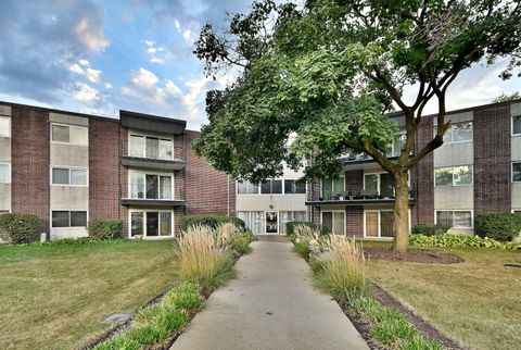 Photo of 2800 Maple Avenue #31C, Downers Grove, IL 60515 (MLS # 12489006) Photo of 2800 Maple Avenue #31C, Downers Grove, IL 60515 (MLS # 12489006)